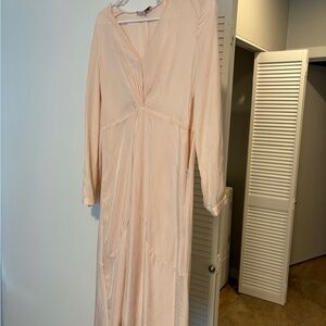 Vince Elegant Peach Long Sleeve Dress size 6